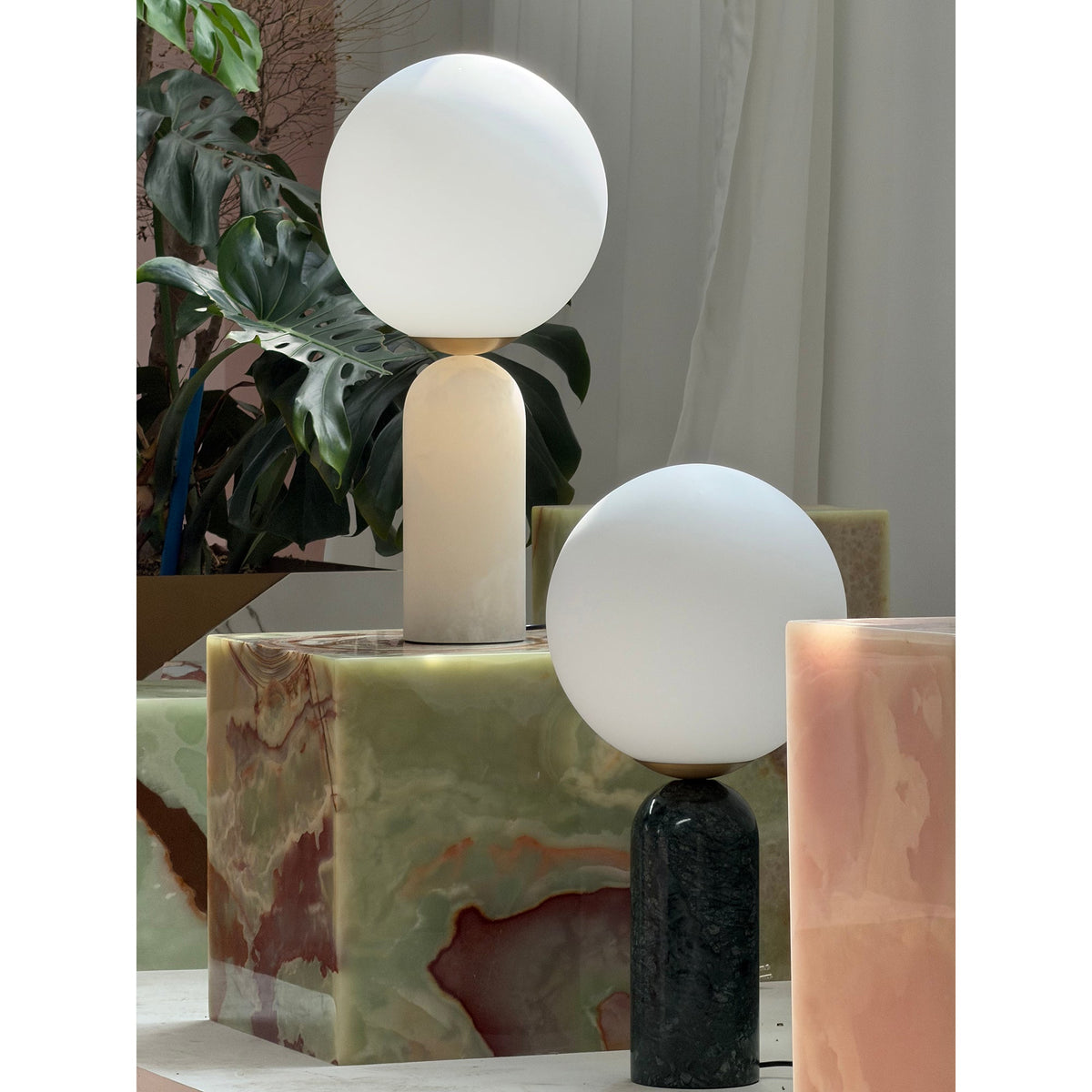 atlas-table-lamp