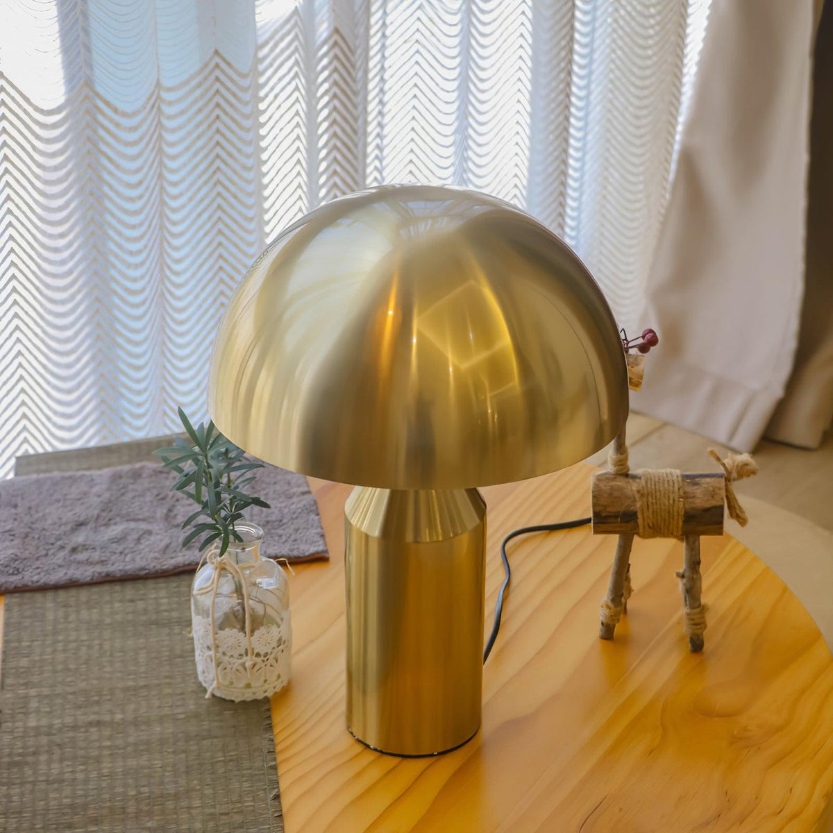 atollo-metal-table-lamp