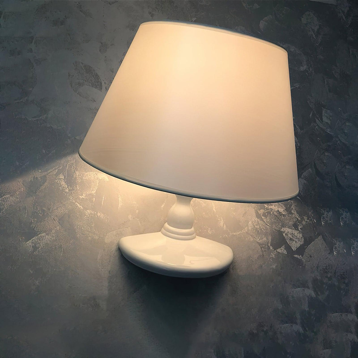 aubrey-wall-lamp