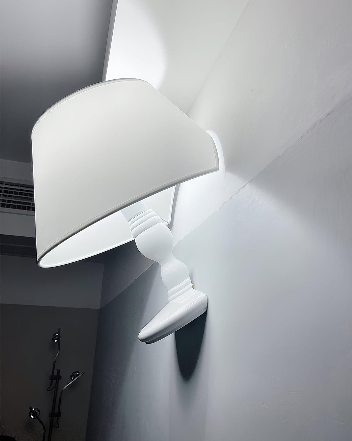 aubrey-wall-lamp