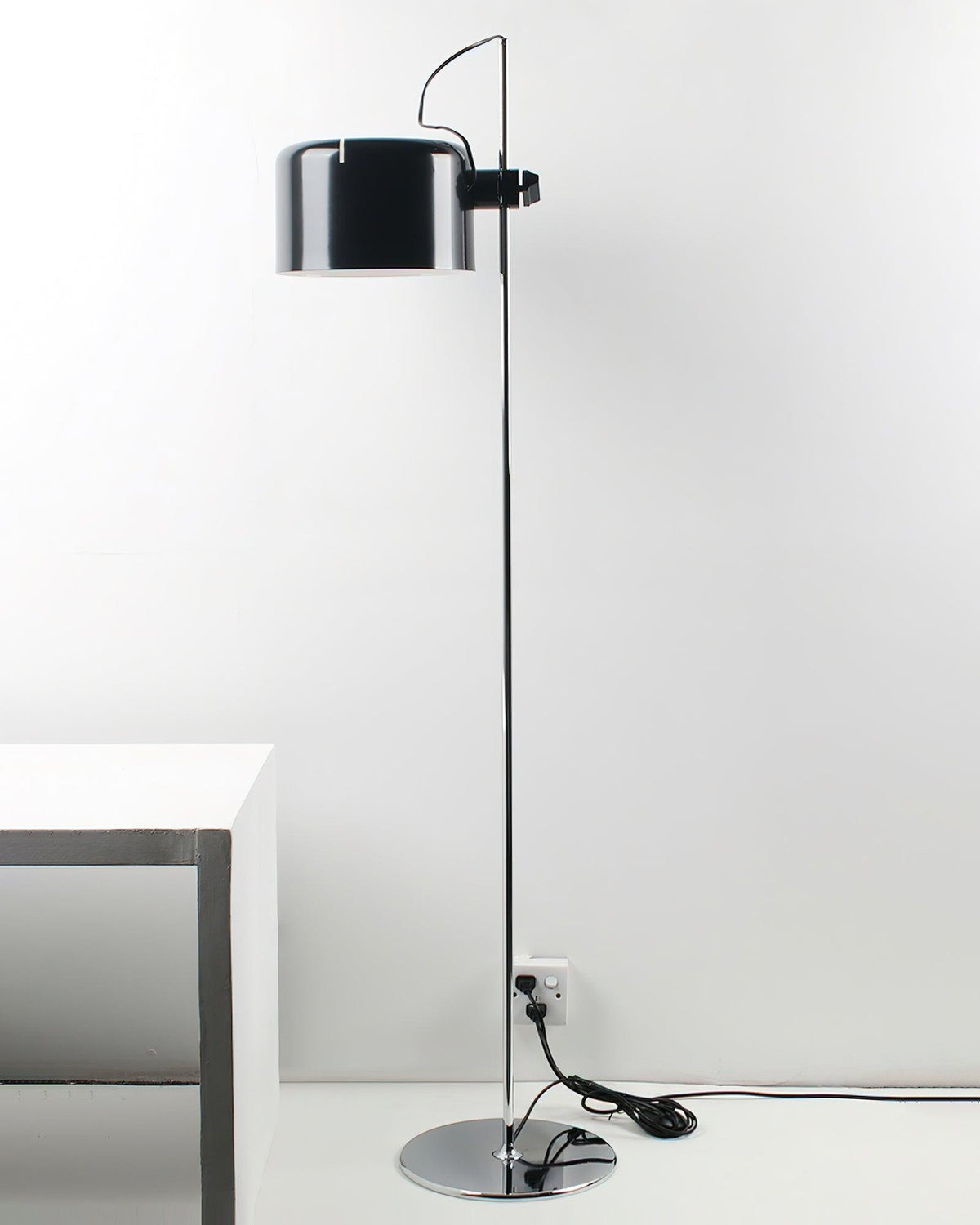aulus-floor-lamp