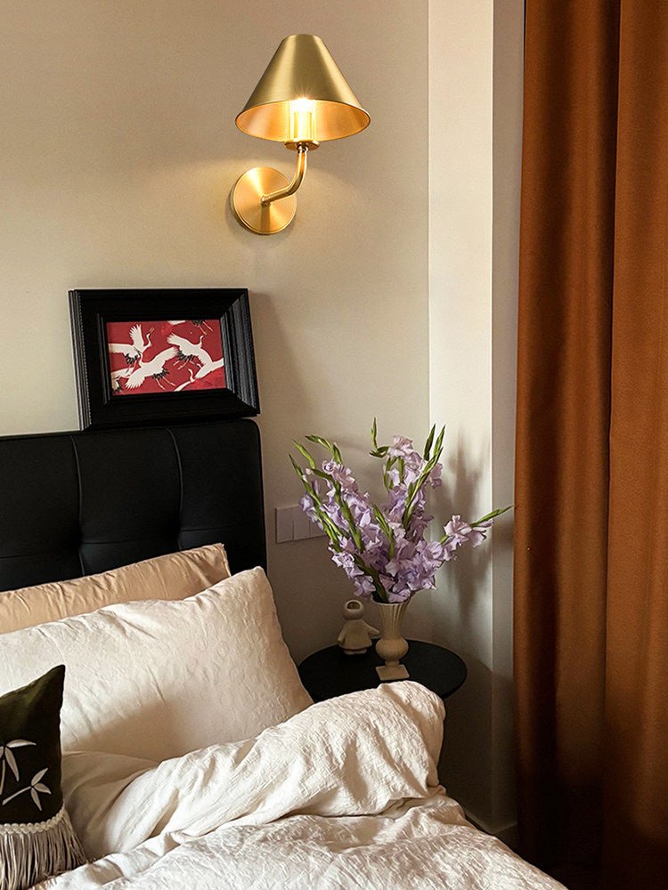 Aurelia Brass Wall Sconce – Modern Minimalist Illumination