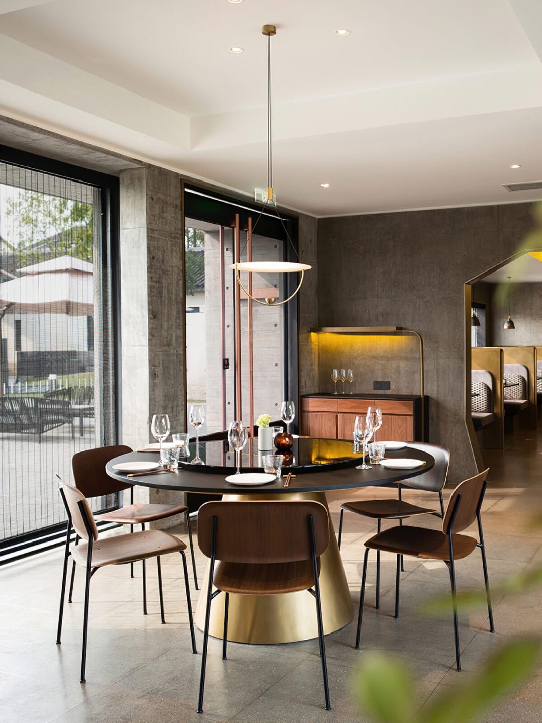 Aurelia Disc Pendant Light – Modern Brass LED Ceiling Lamp