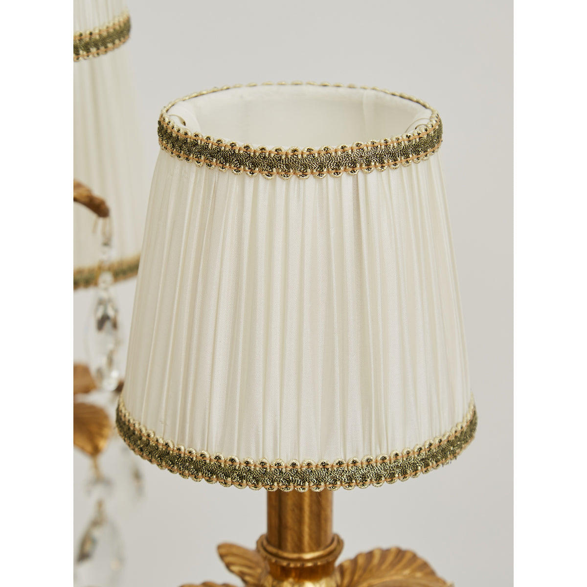 aurelia-table-lamp