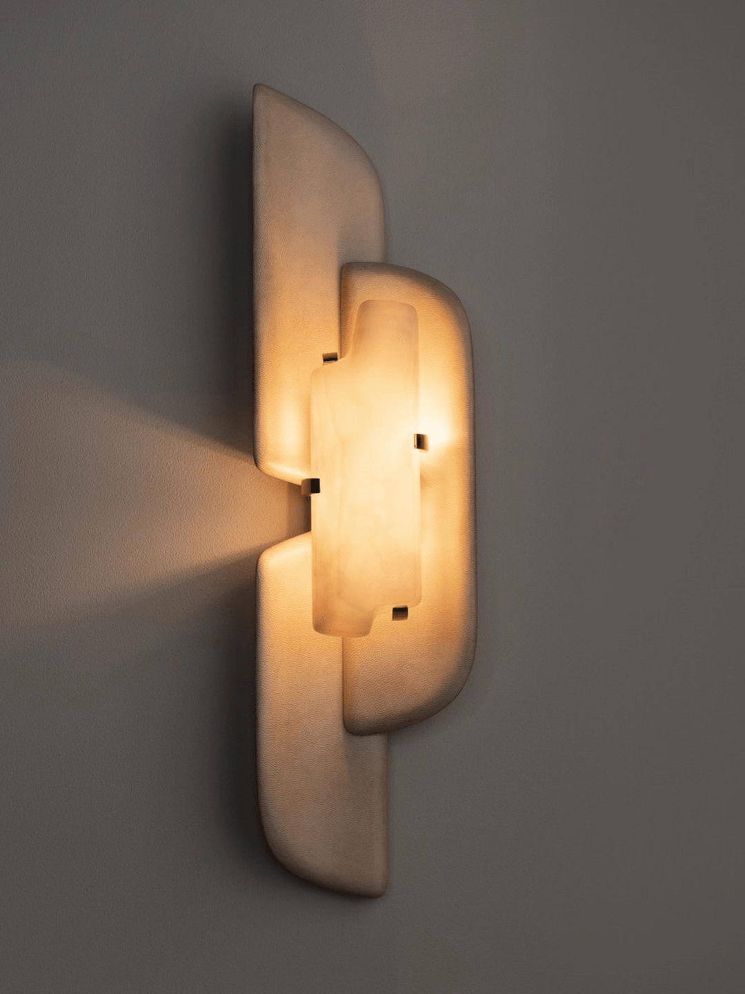 Aurellin Alabaster Wall Sconce – Sculptural LED Wall Light