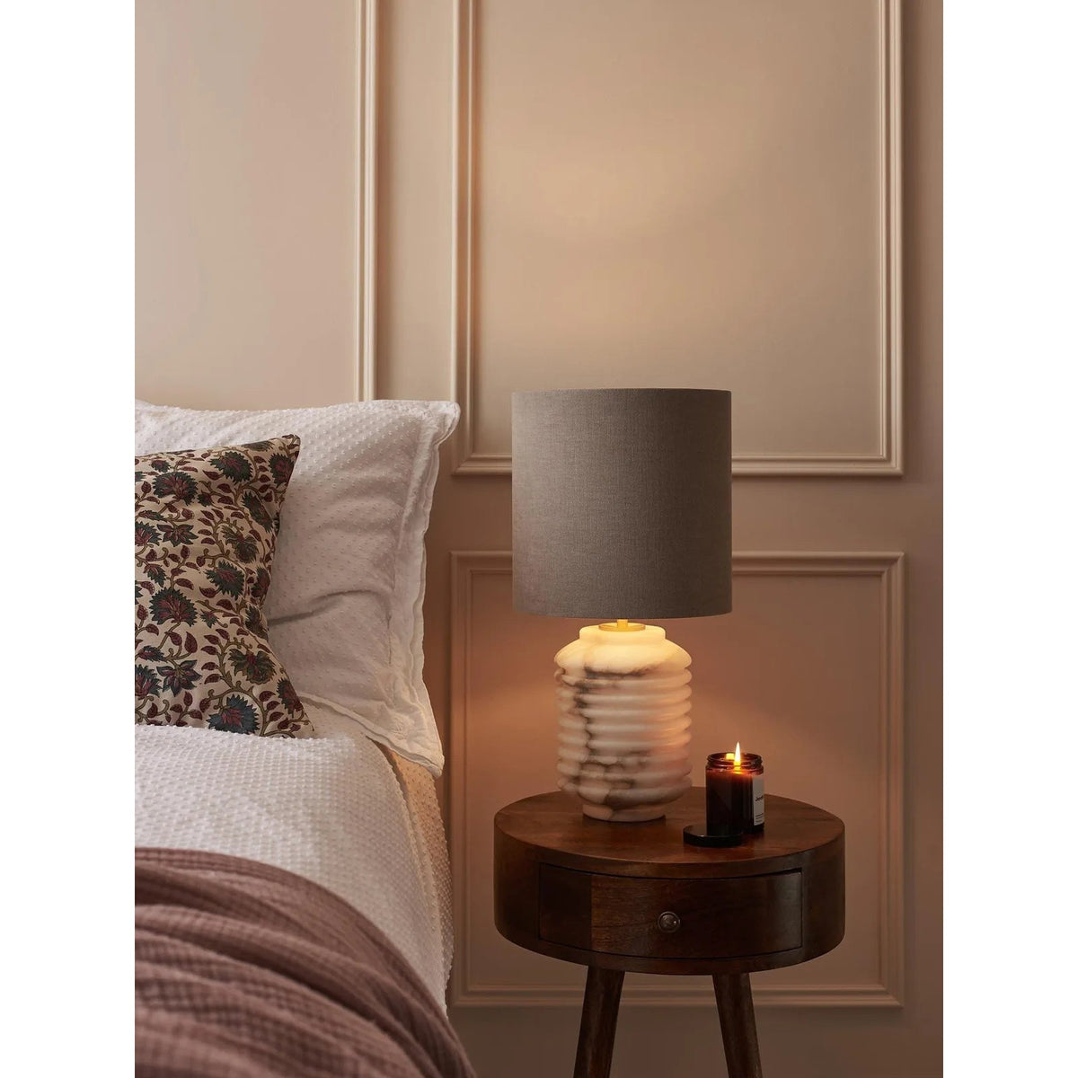 auria-alabaster-table-lamp