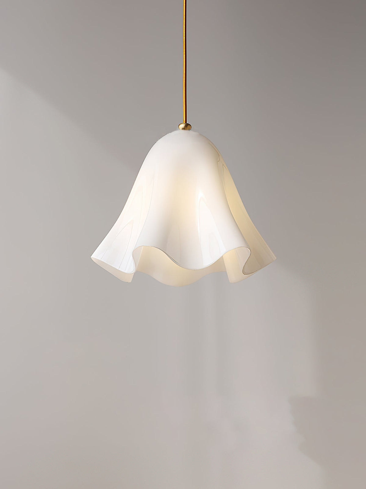 Vera Bloom Pendant Lamp – Sculptural Glass Chandelier in Gradient Hues