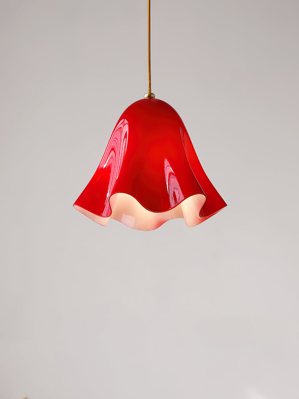 Vera Bloom Pendant Lamp – Sculptural Glass Chandelier in Gradient Hues