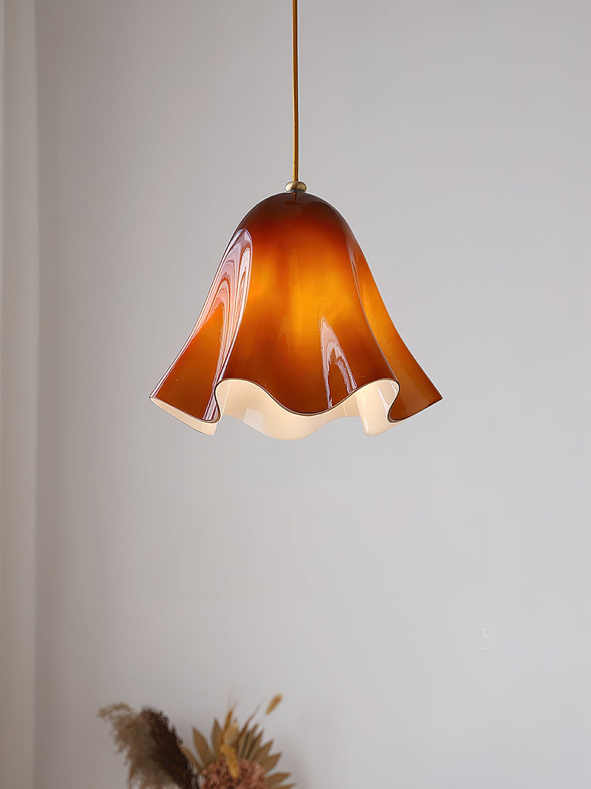Vera Bloom Pendant Lamp – Sculptural Glass Chandelier in Gradient Hues
