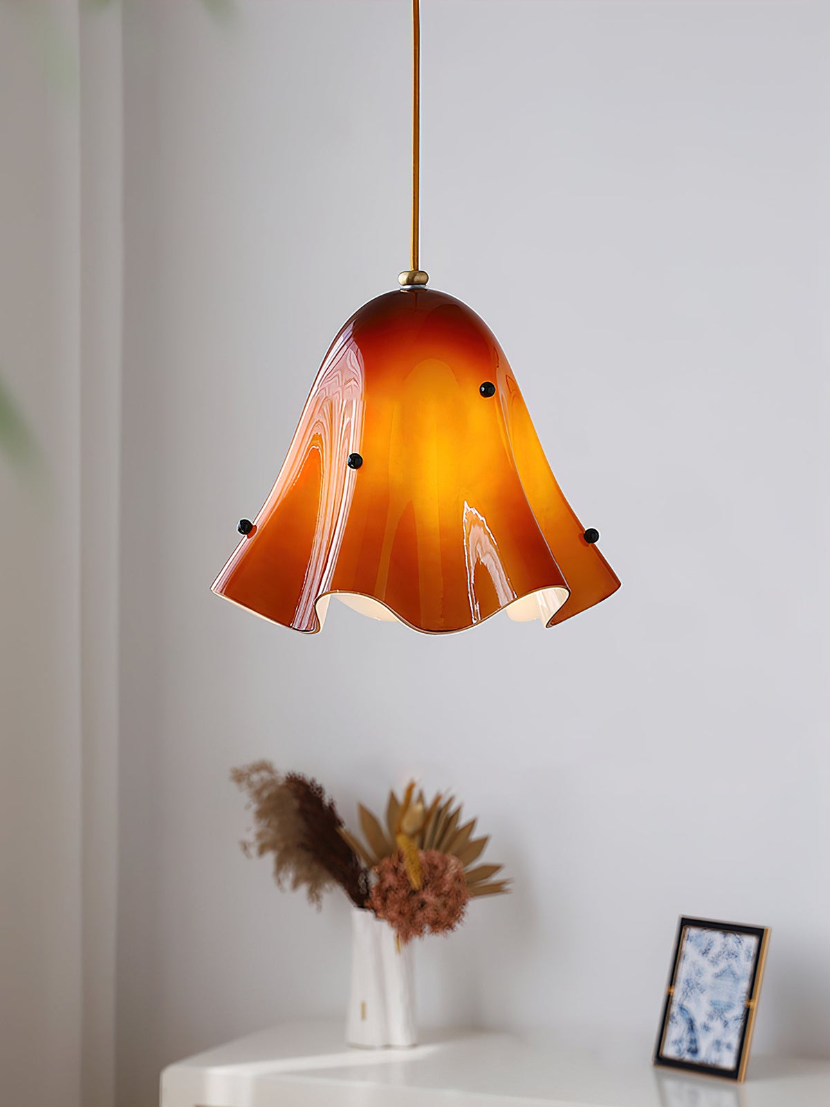 Vera Bloom Pendant Lamp – Sculptural Glass Chandelier in Gradient Hues