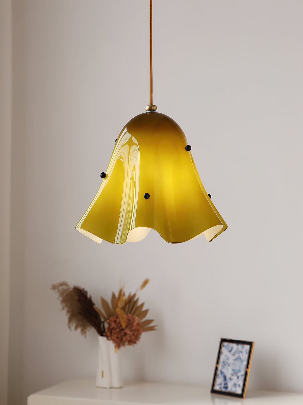Vera Bloom Pendant Lamp – Sculptural Glass Chandelier in Gradient Hues