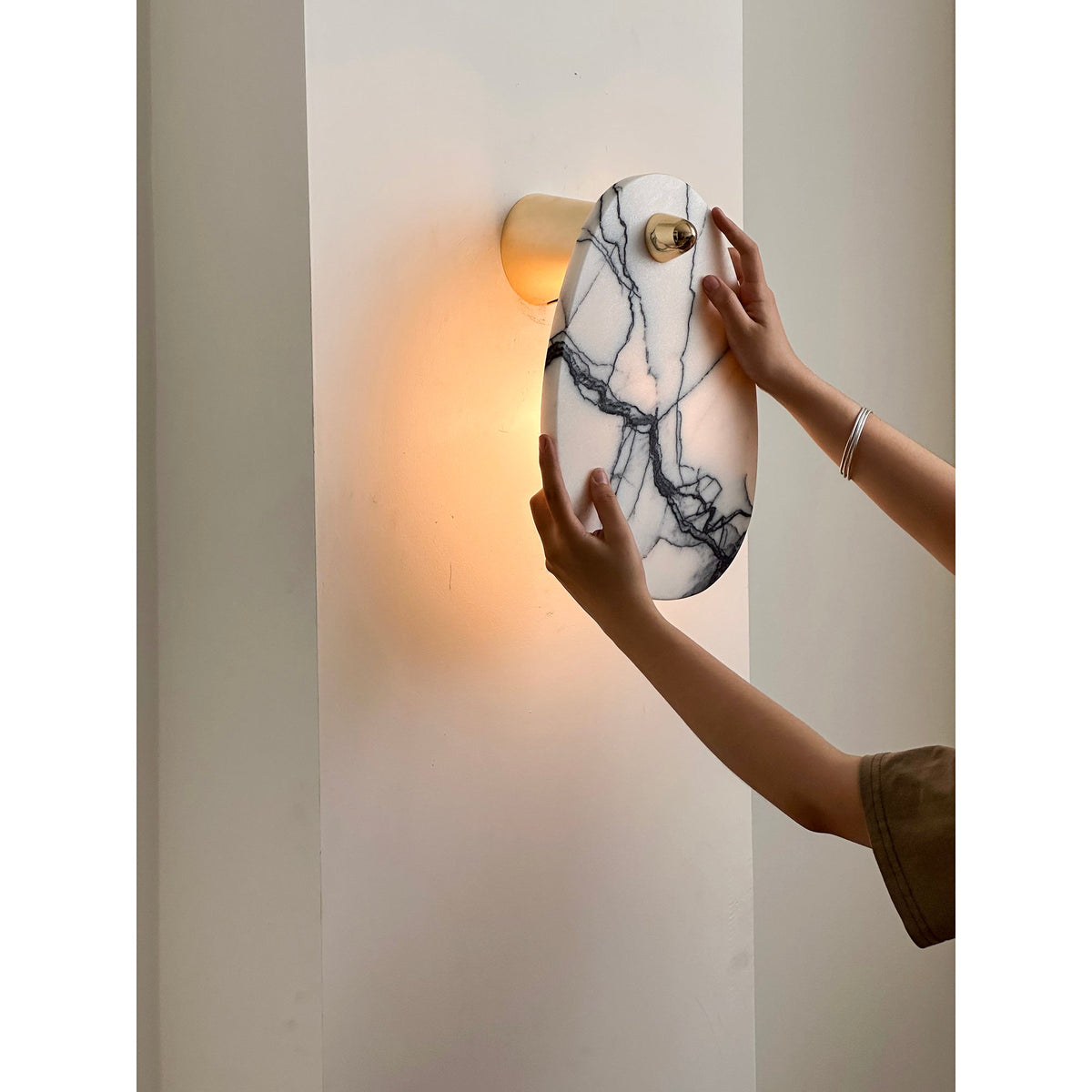 aurora-marble-wall-lamp