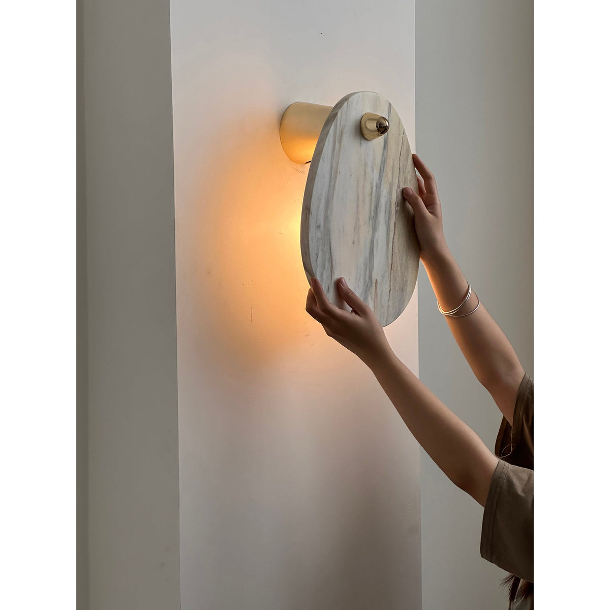 aurora-marble-wall-lamp