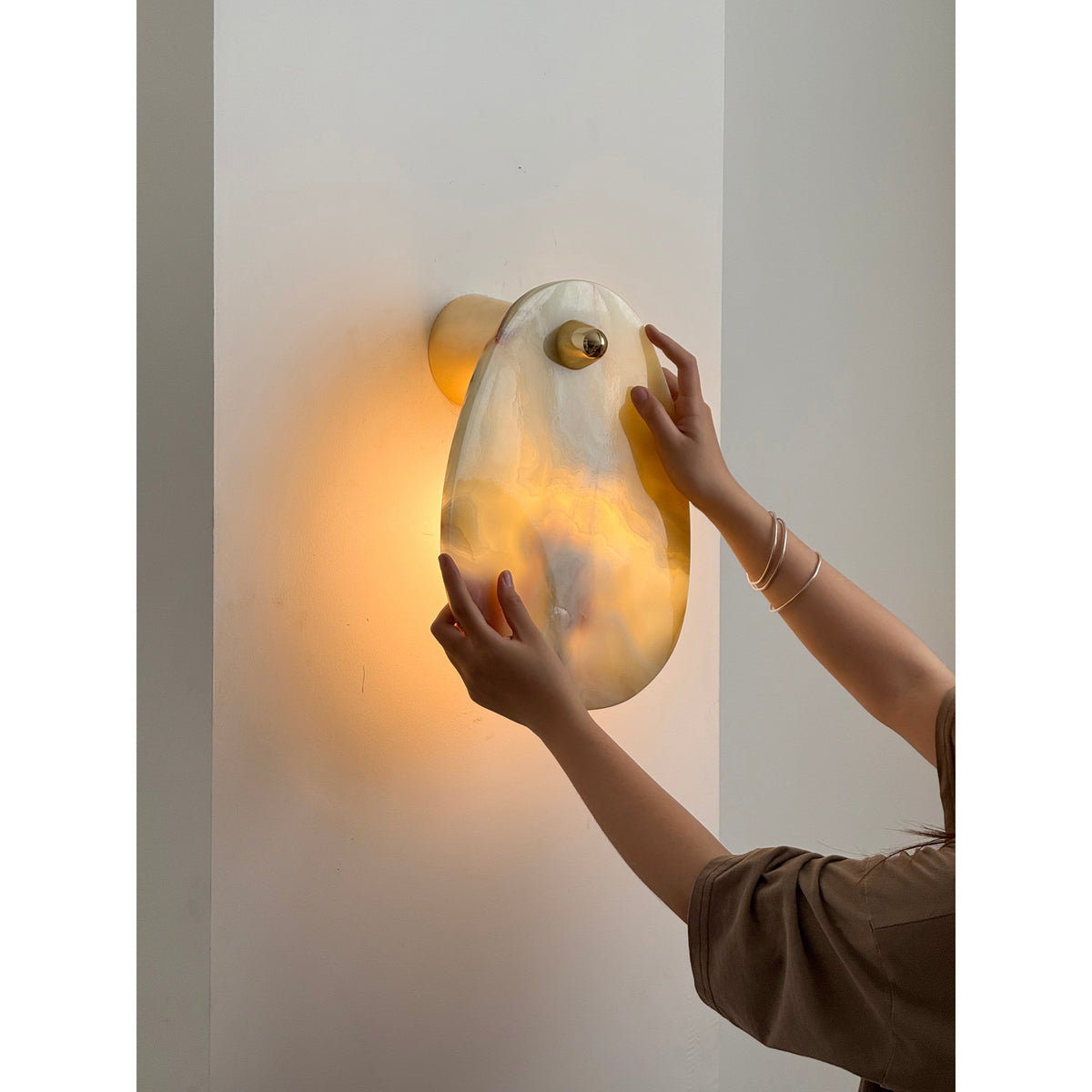 aurora-marble-wall-lamp