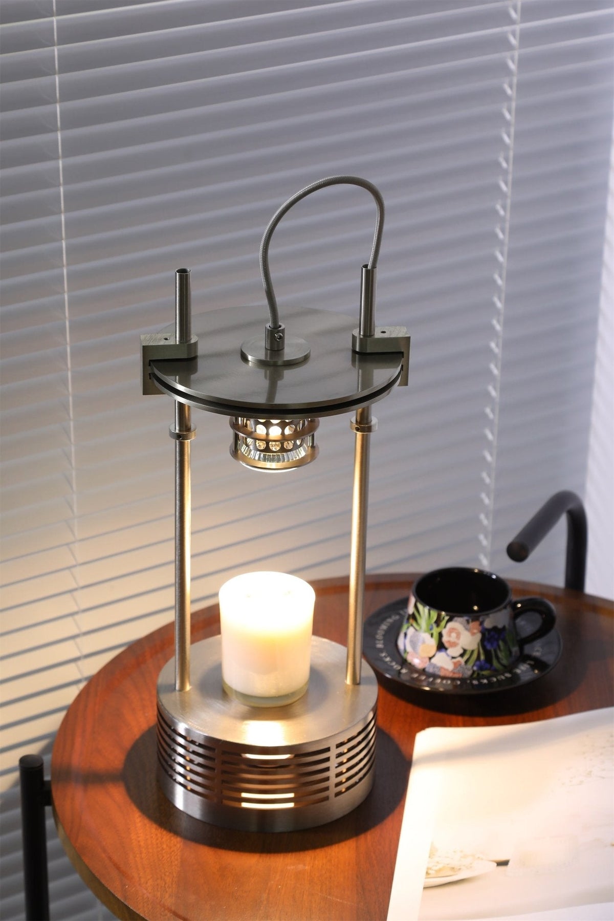 Aurosteel Aroma Table Lamp – Stainless Steel Melting Wax Lamp for Ambient Interiors