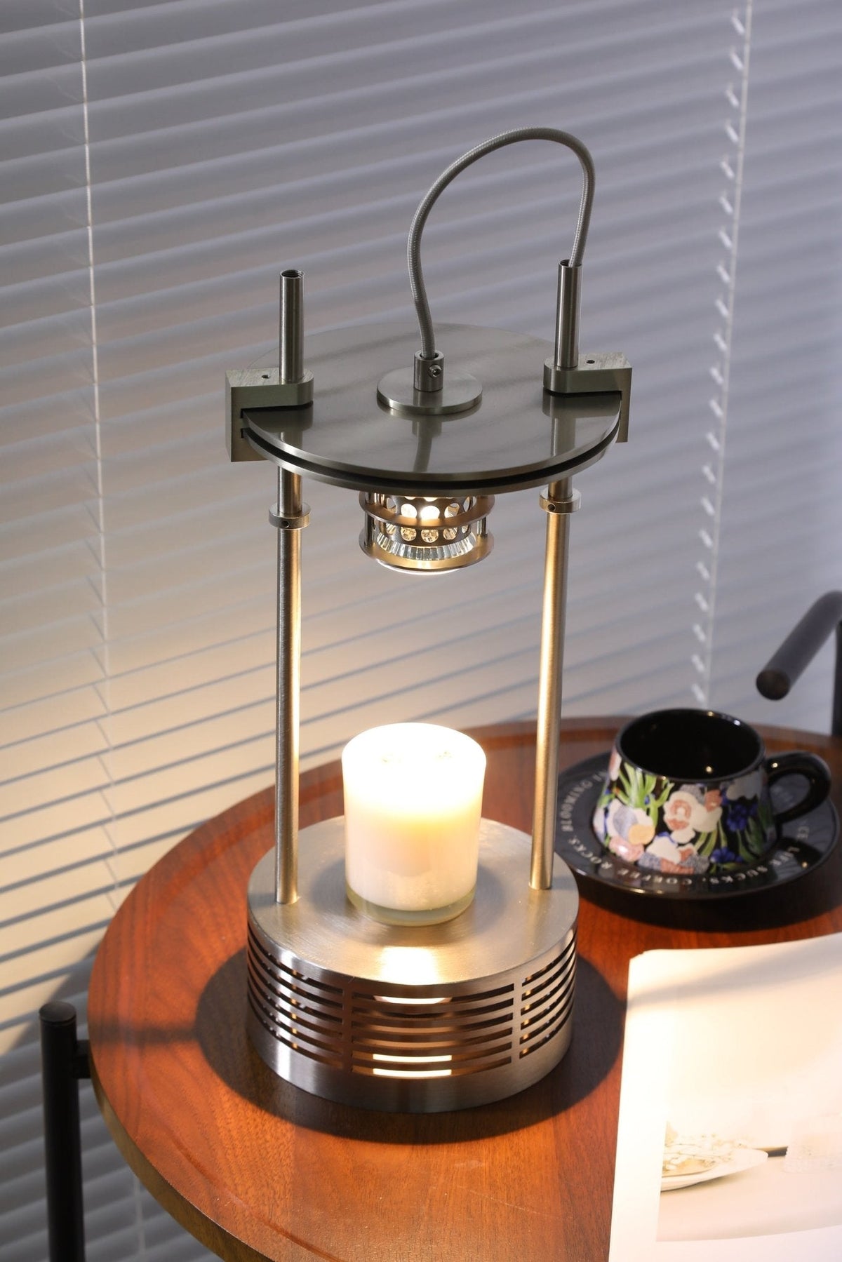 Aurosteel Aroma Table Lamp – Stainless Steel Melting Wax Lamp for Ambient Interiors