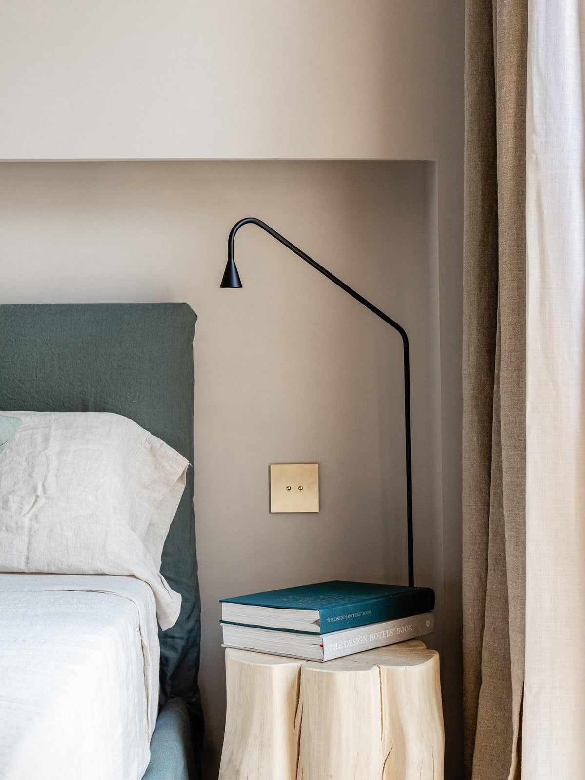 svarna_wall_lamp