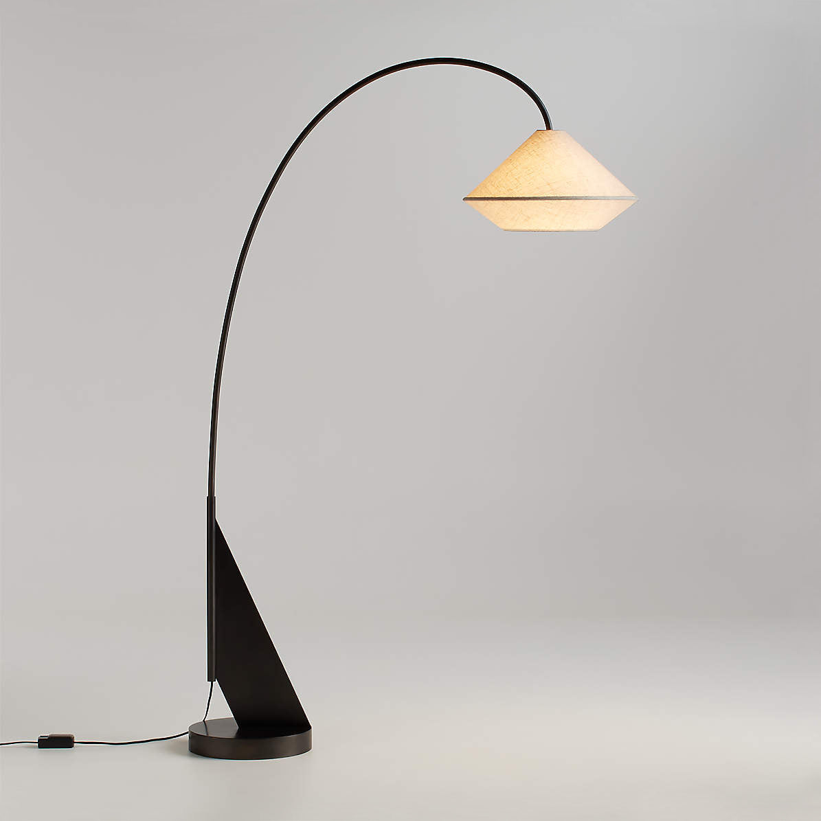 avenir-arc-floor-lamp