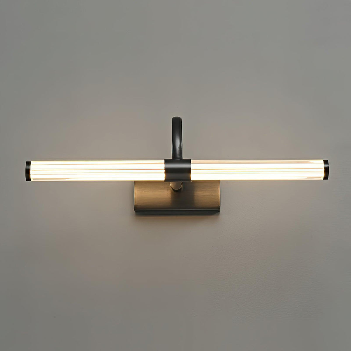avery-wall-light