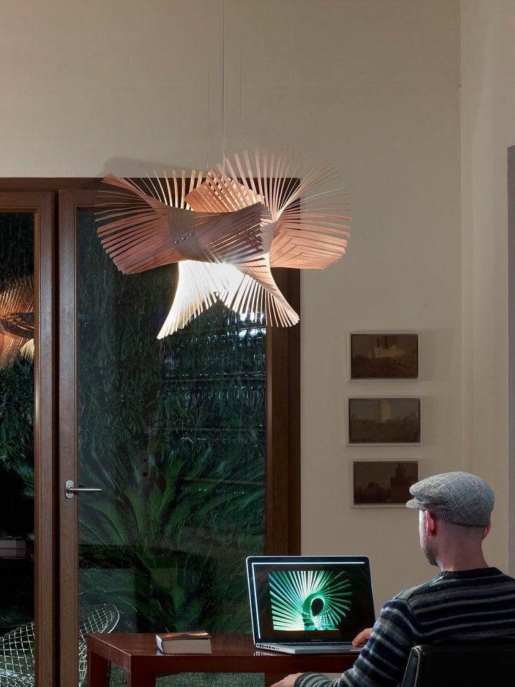 Avian Flair Wooden Pendant Light – Sculptural Bird Form, Natural Wood