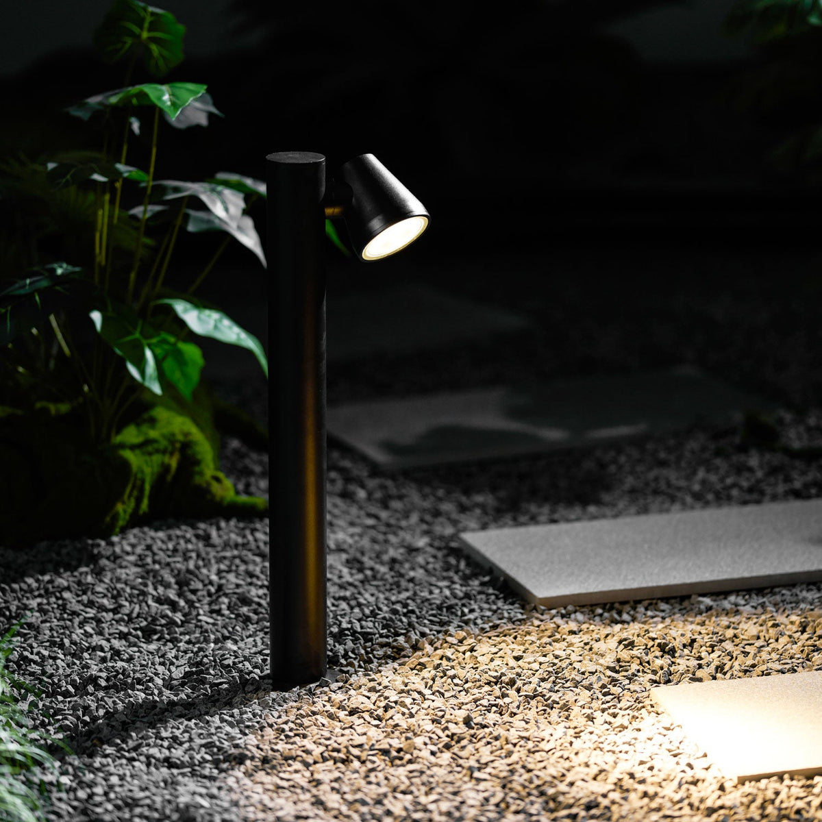 Axis Outdoor Bollard Spotlight – Modern LED Path Light in Matte Black