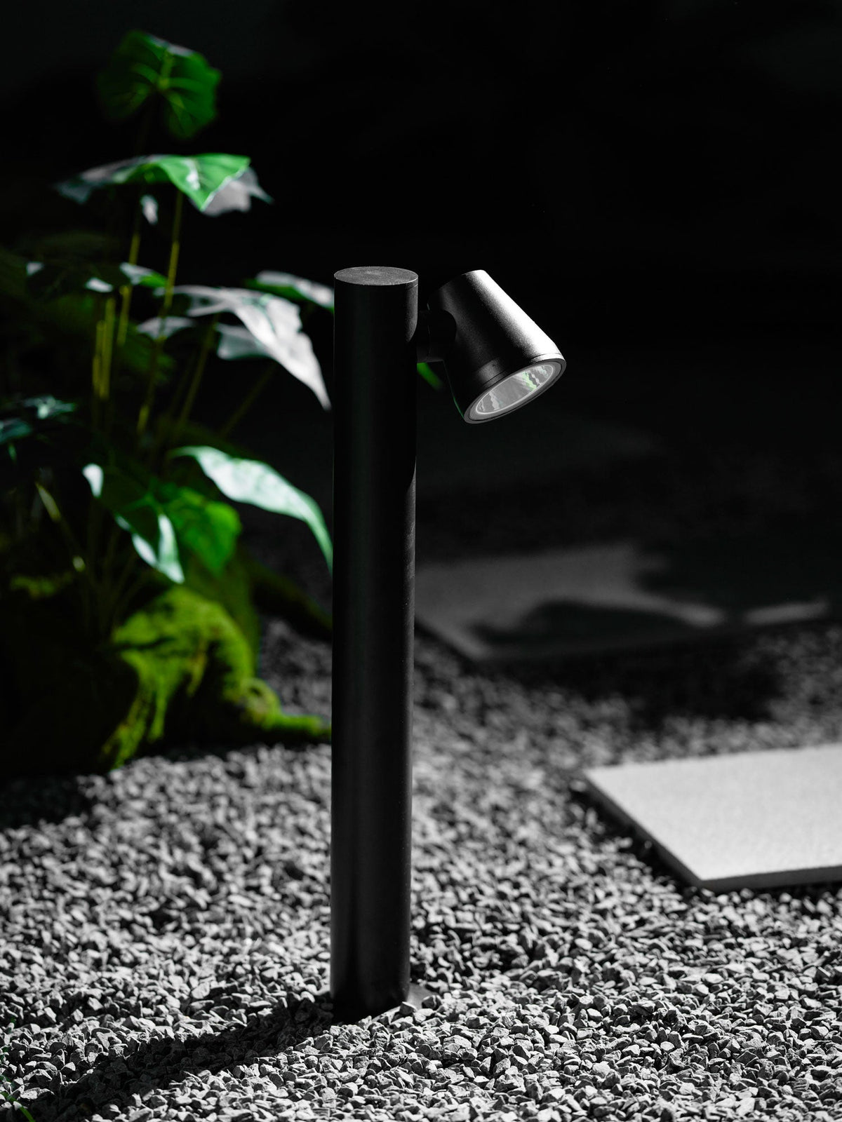 Axis Outdoor Bollard Spotlight – Modern LED Path Light in Matte Black