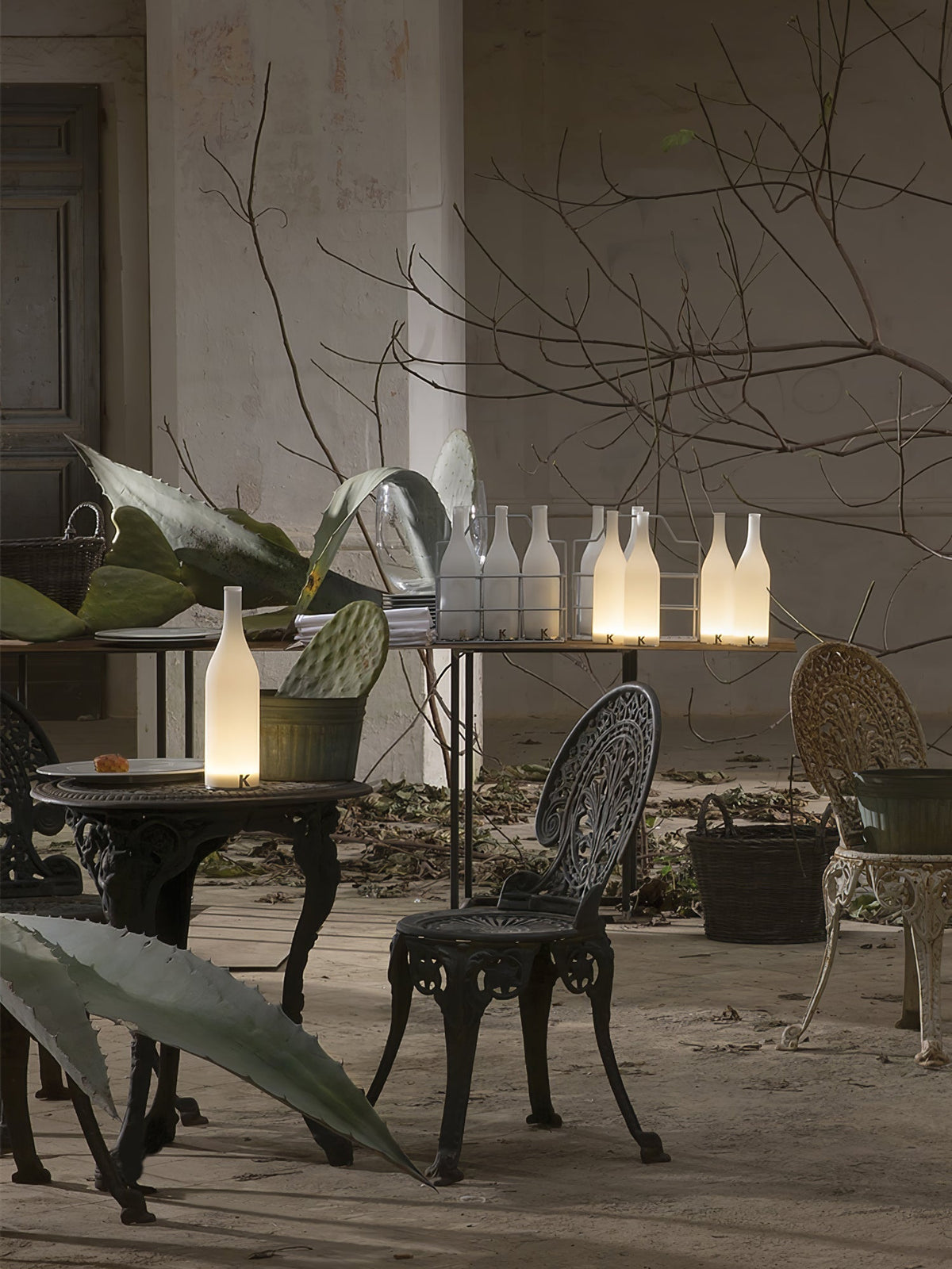Bacco Built In Battery Table Lamp