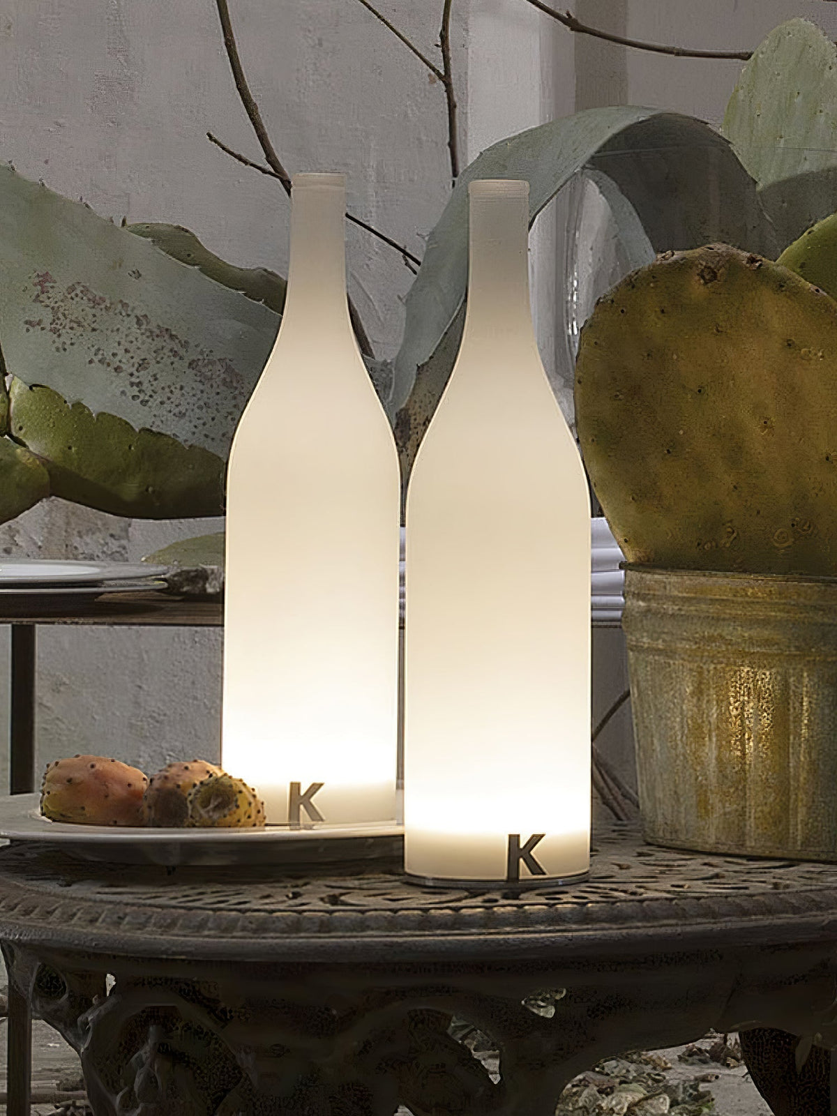 Bacco Built In Battery Table Lamp