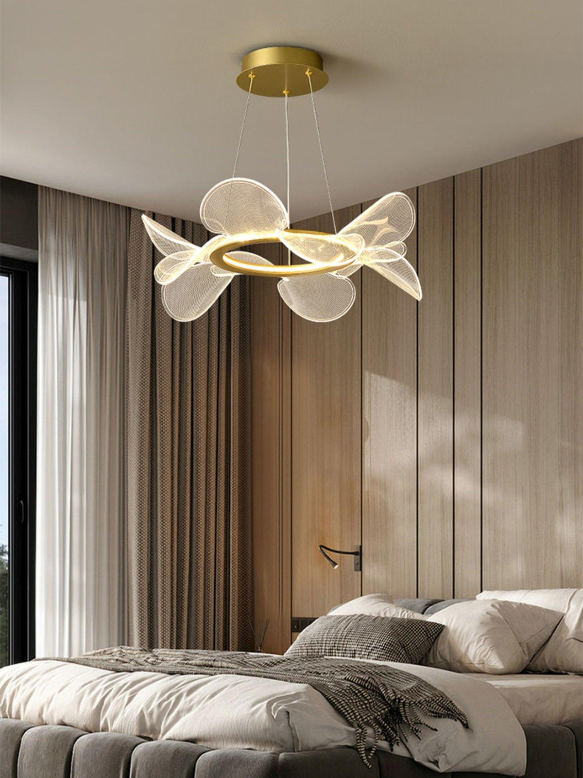 Bain Flying Flowers Chandelier — Gold Acrylic LED Pendant Light