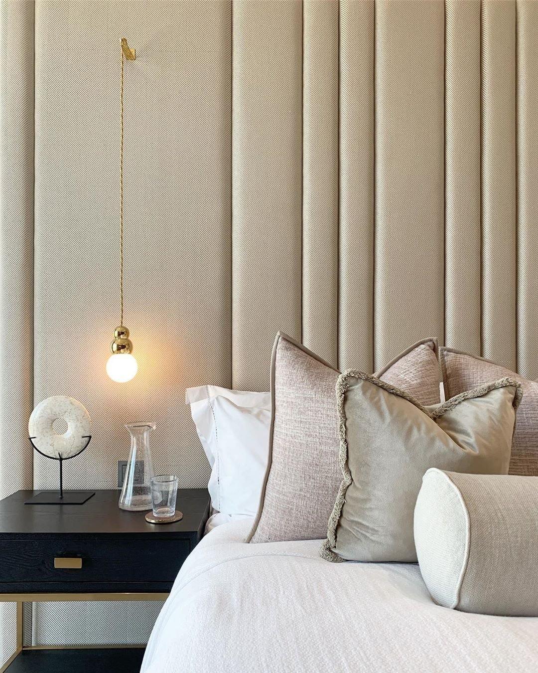 Ball Series Pendant Light – Modern Glass Globe Ceiling Lamp
