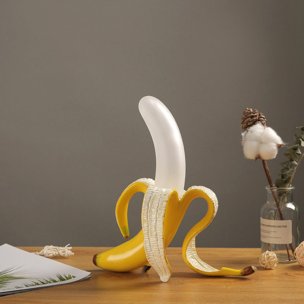 banana-table-lamp