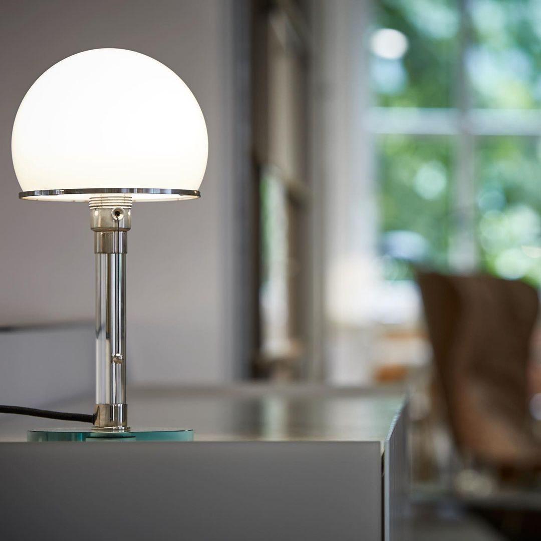 bauhaus-table-lamp