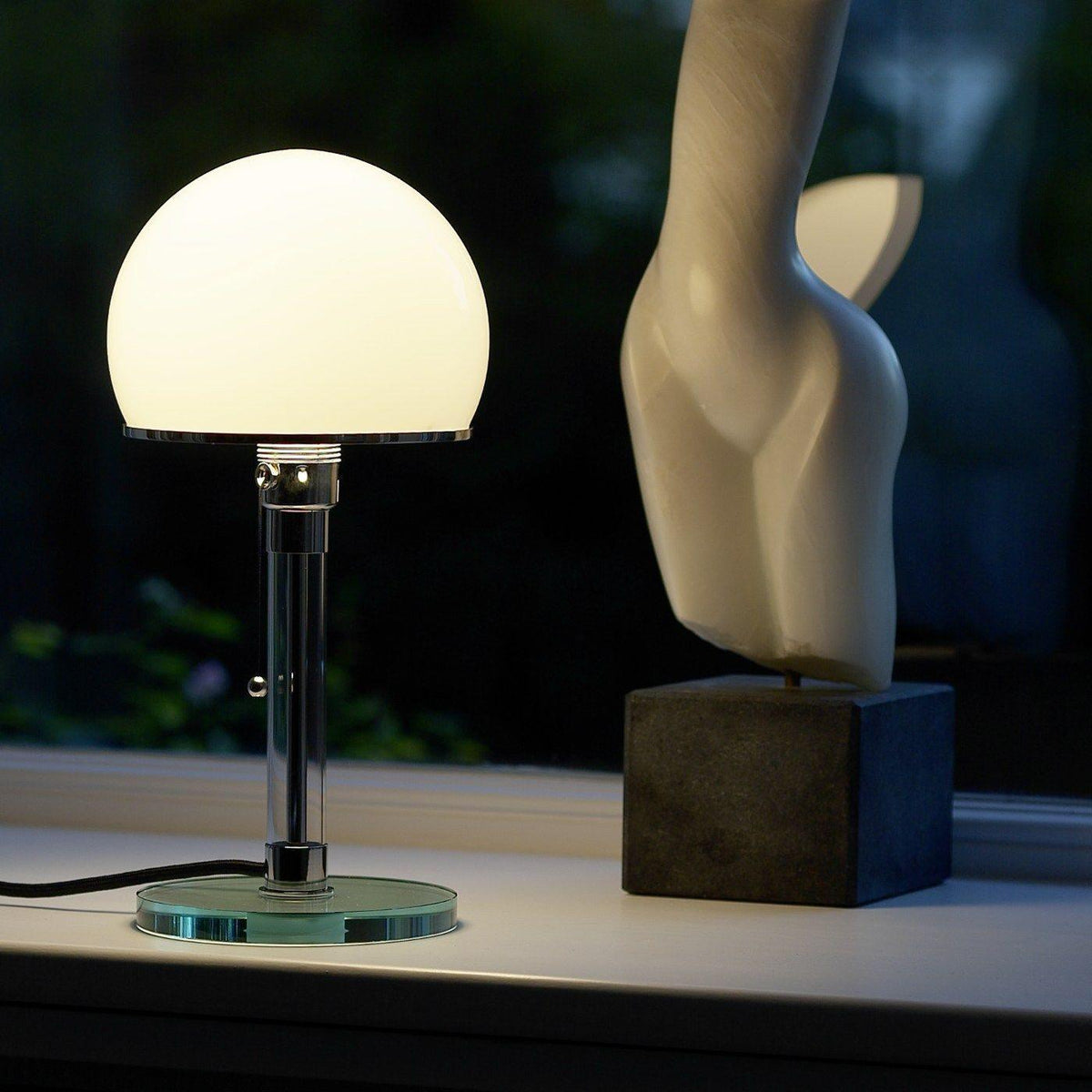 bauhaus-table-lamp