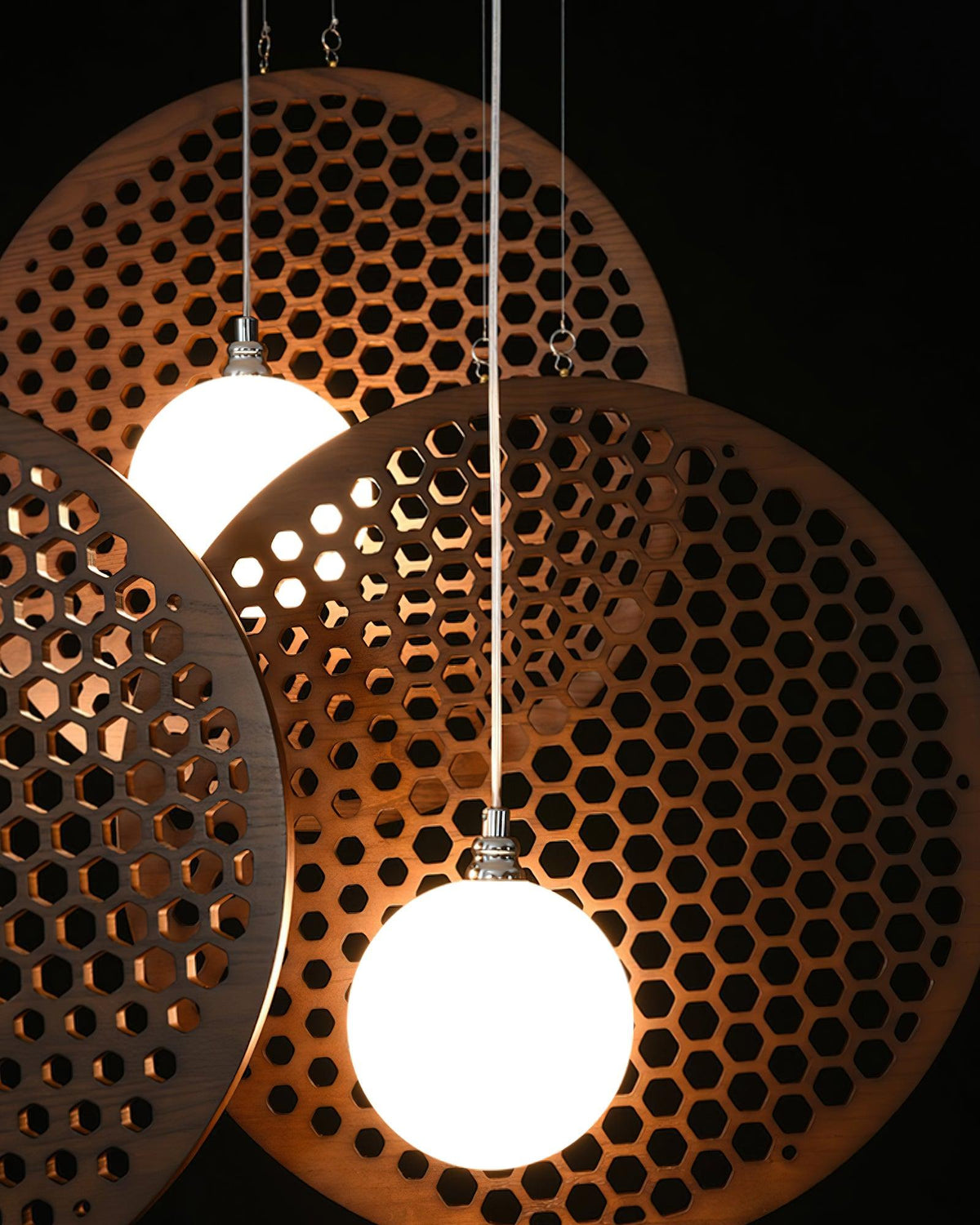 bee-plate-chandelier