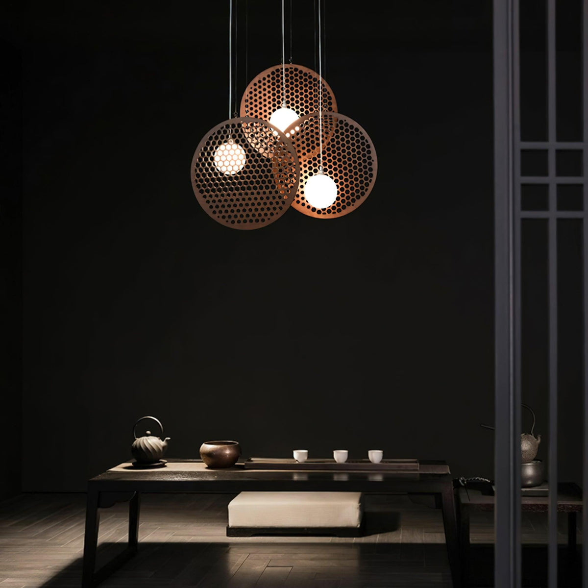 bee-plate-chandelier