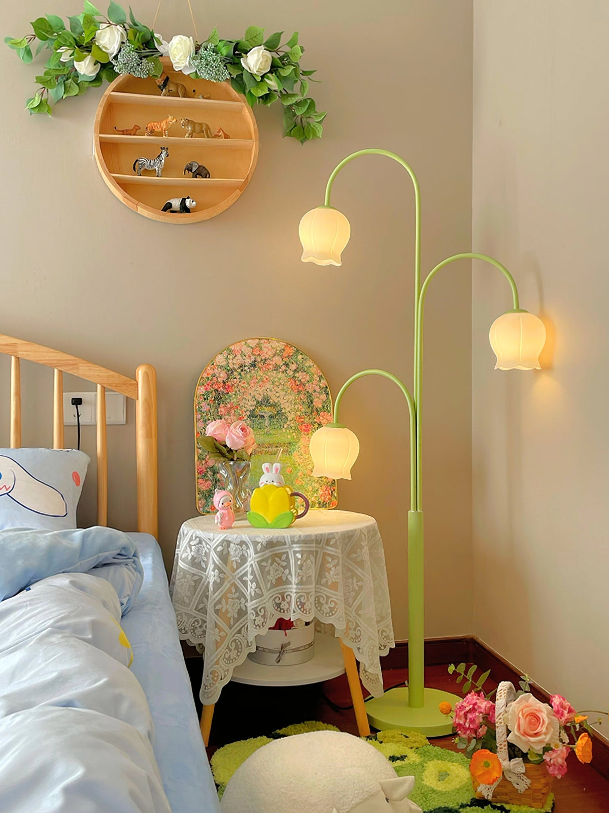bell-orchid-floor-lamp