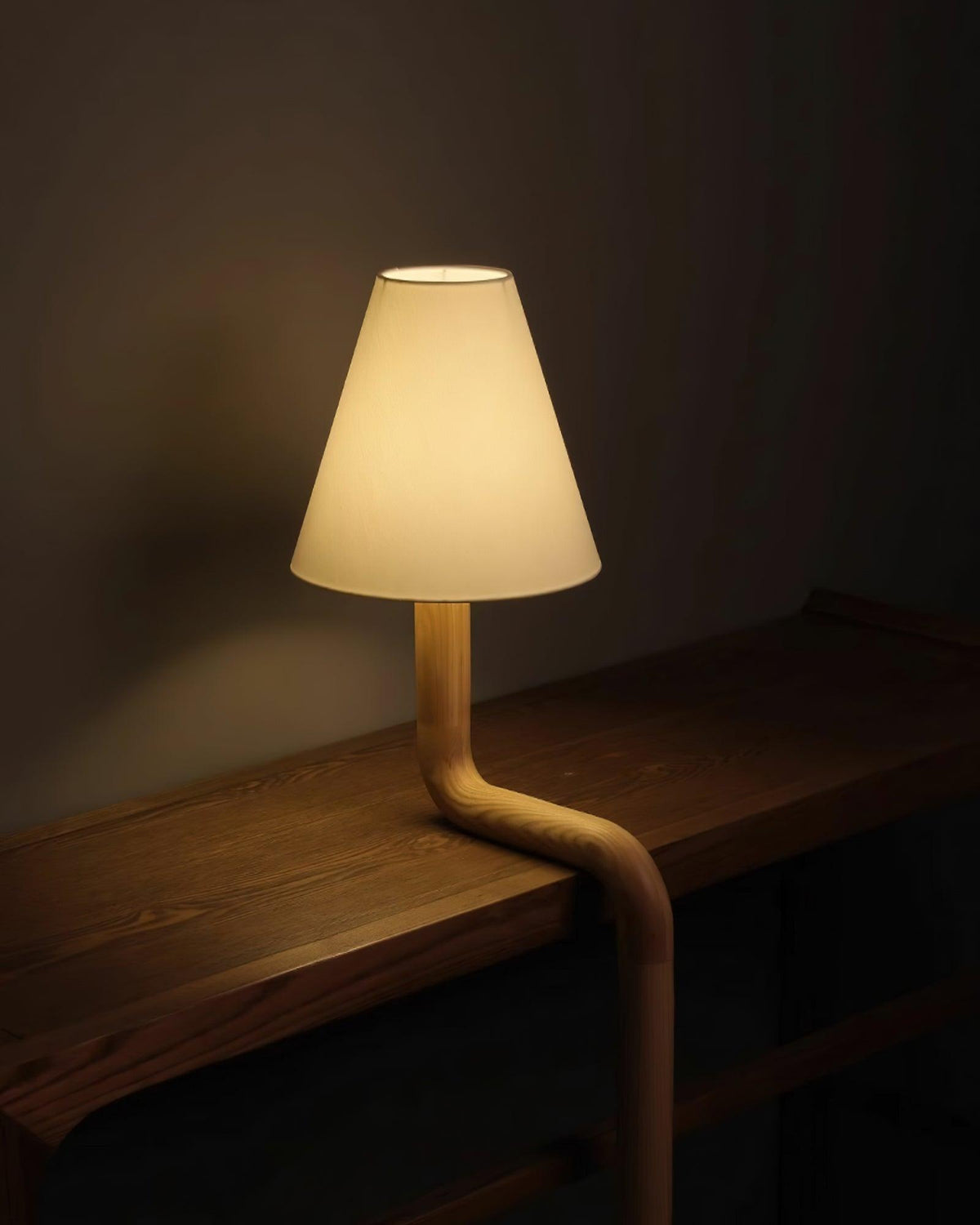 bend-wood-table-lamp