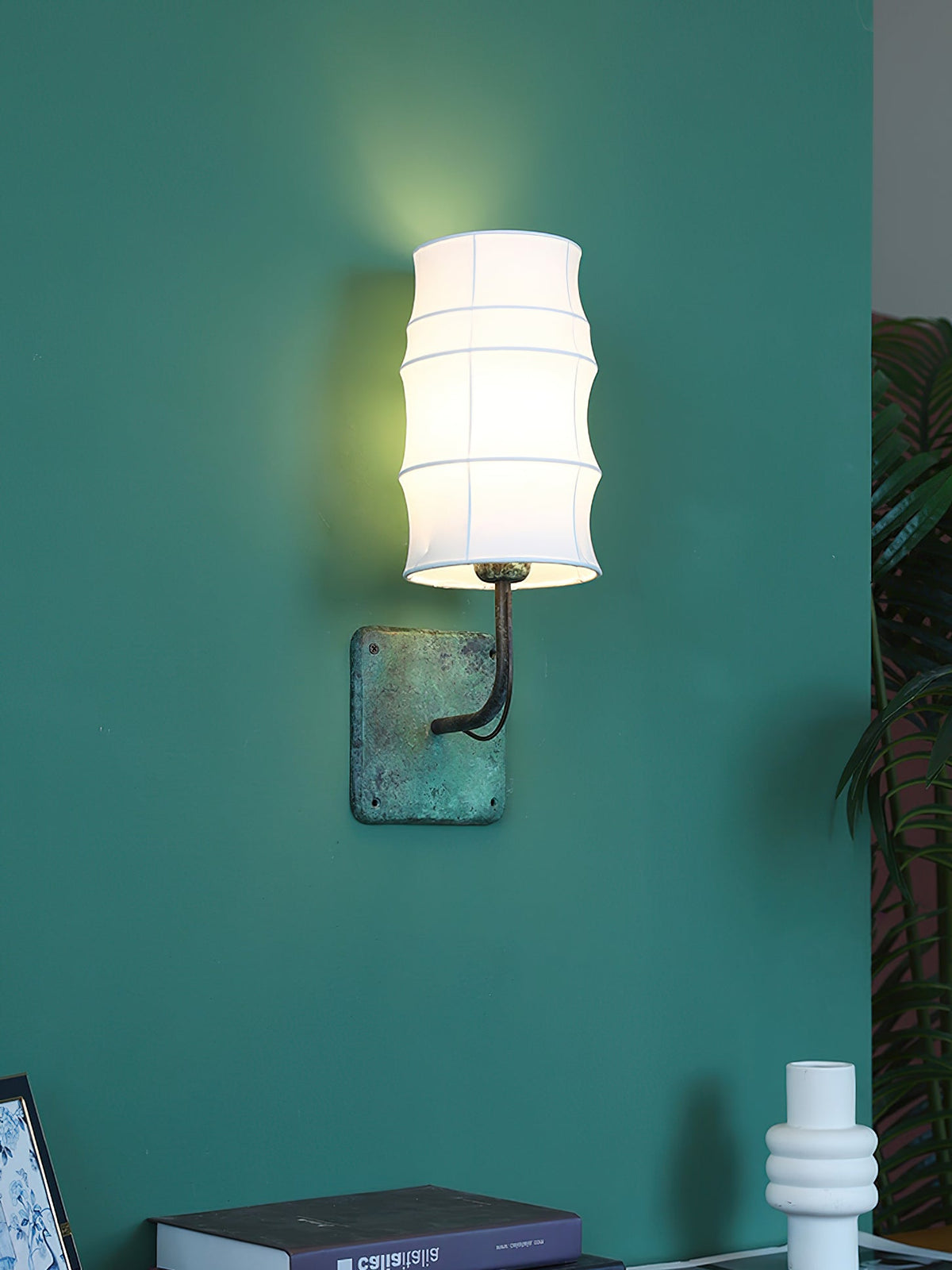 bennet-wall-lamp
