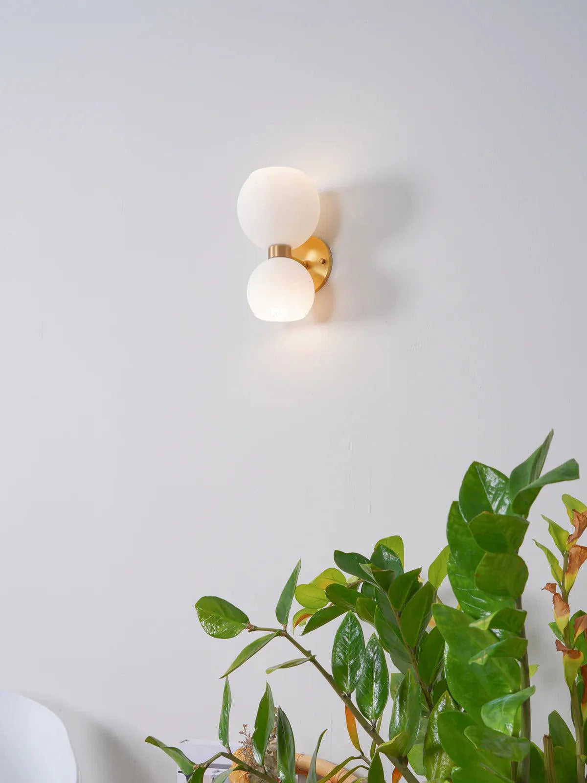 round-pearl-sconce