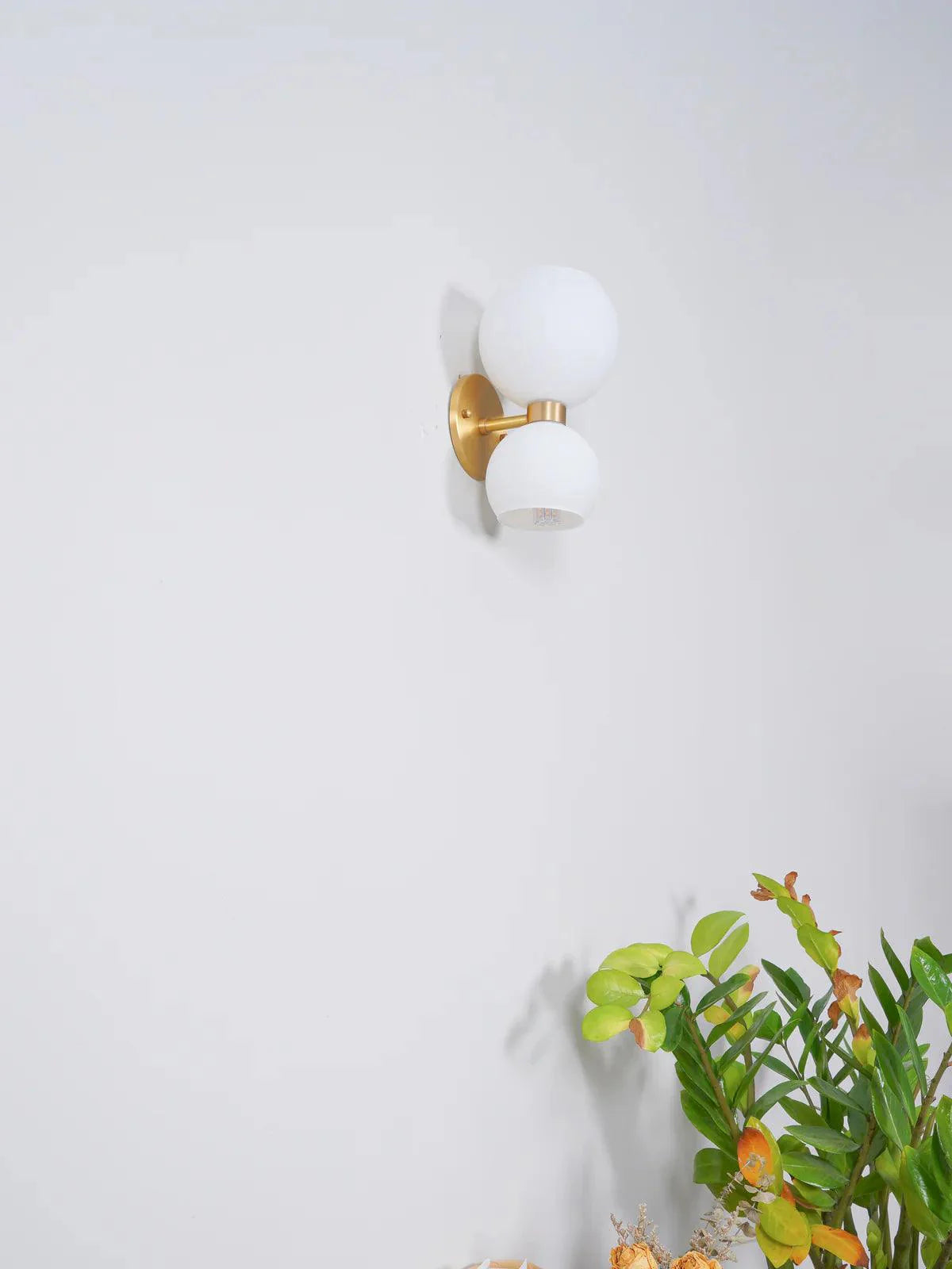round-pearl-sconce