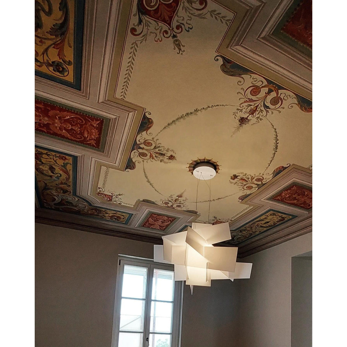 big-bang-chandelier