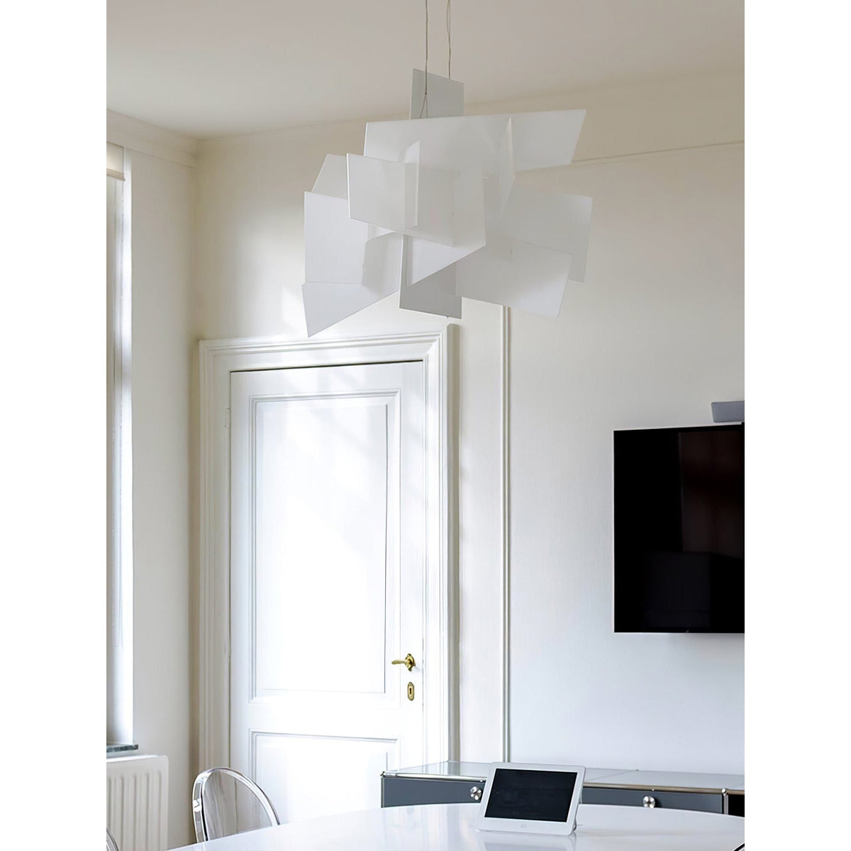 big-bang-chandelier