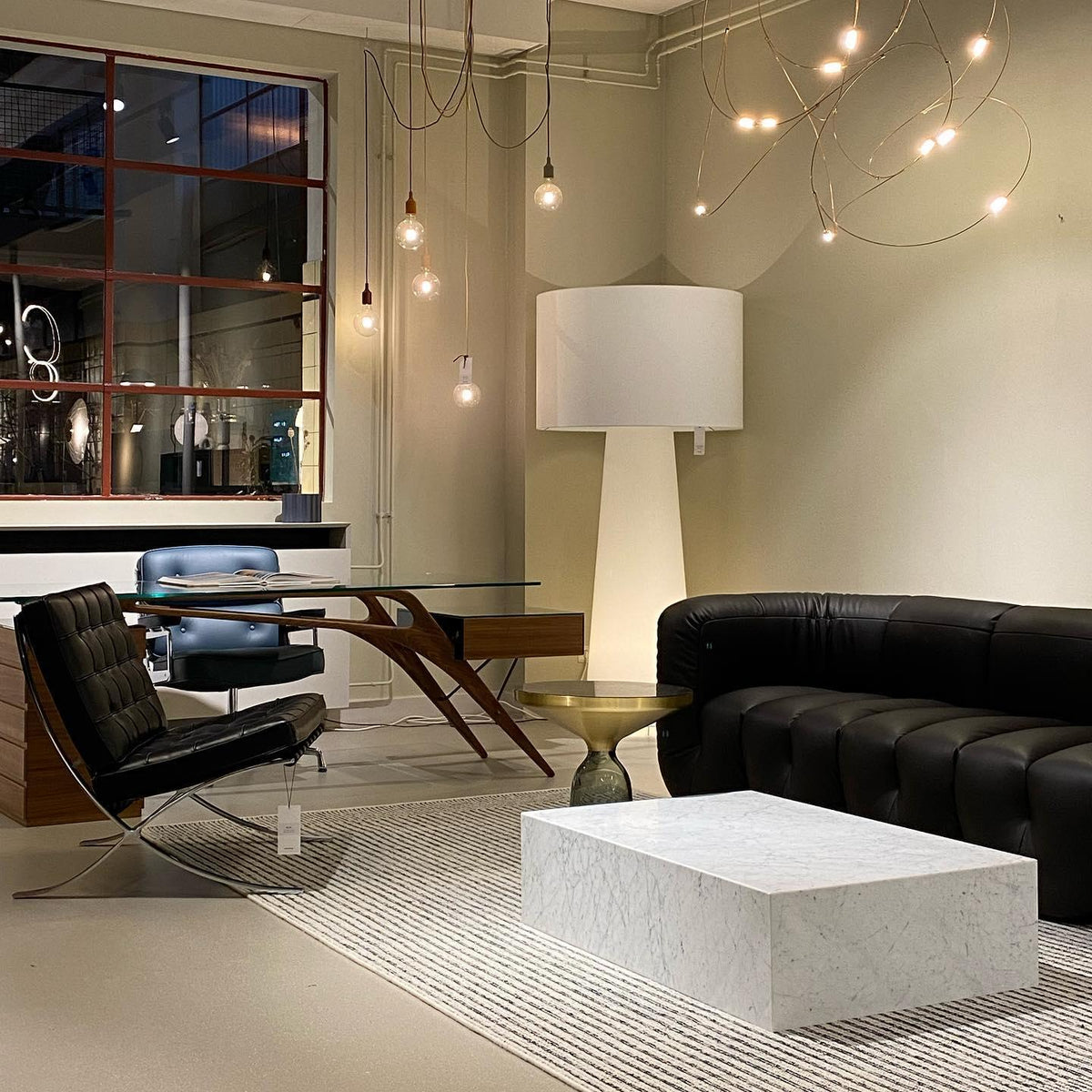 big-shadow-floor-light