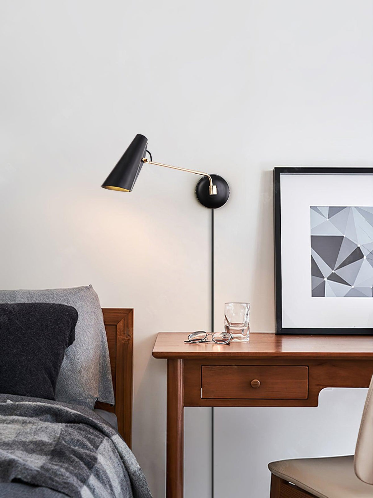 birdy-plug-in-wall-lamp