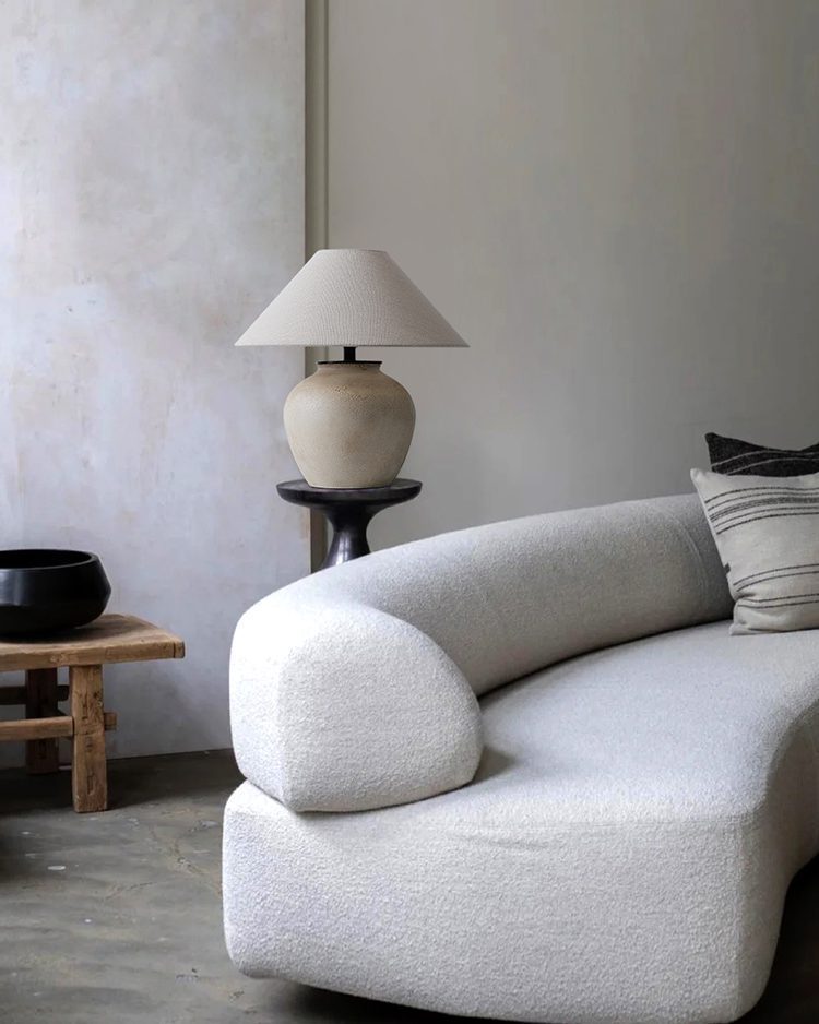 Black Mud Table Lamp