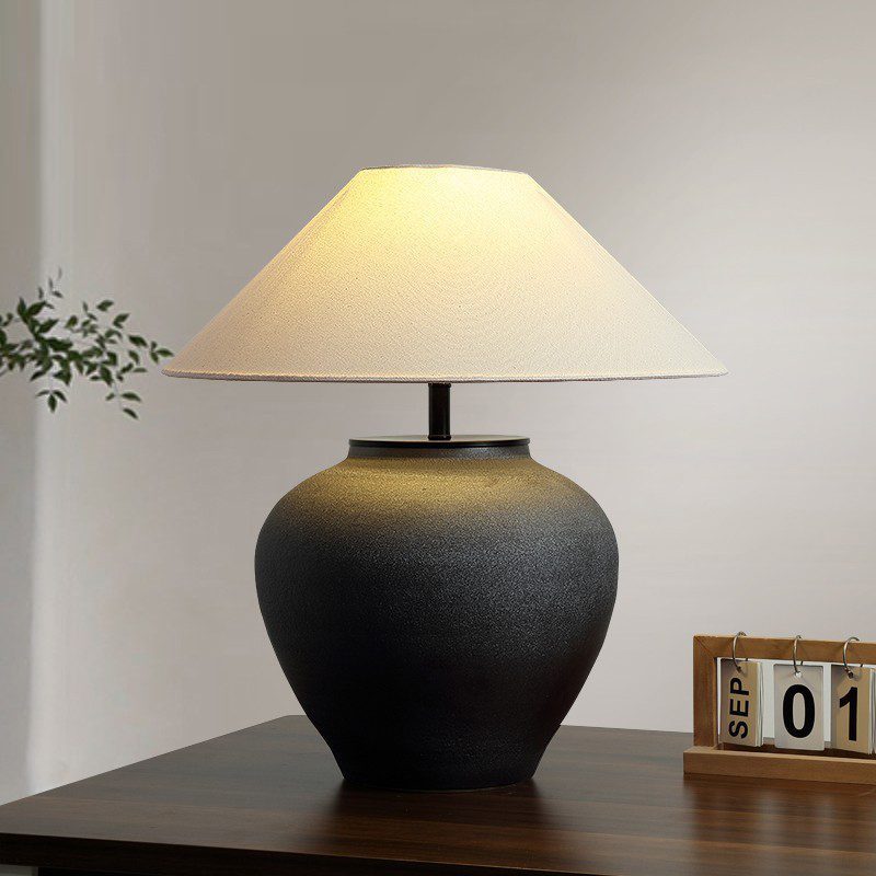 Black Mud Table Lamp