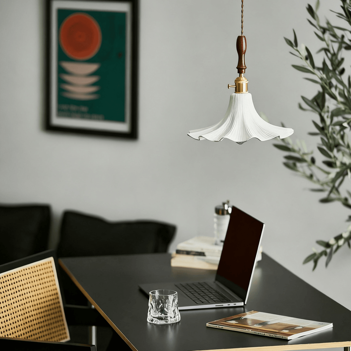 Bloom Twist Pendant Light – Art Glass & Brass Modern Hanging Lamp