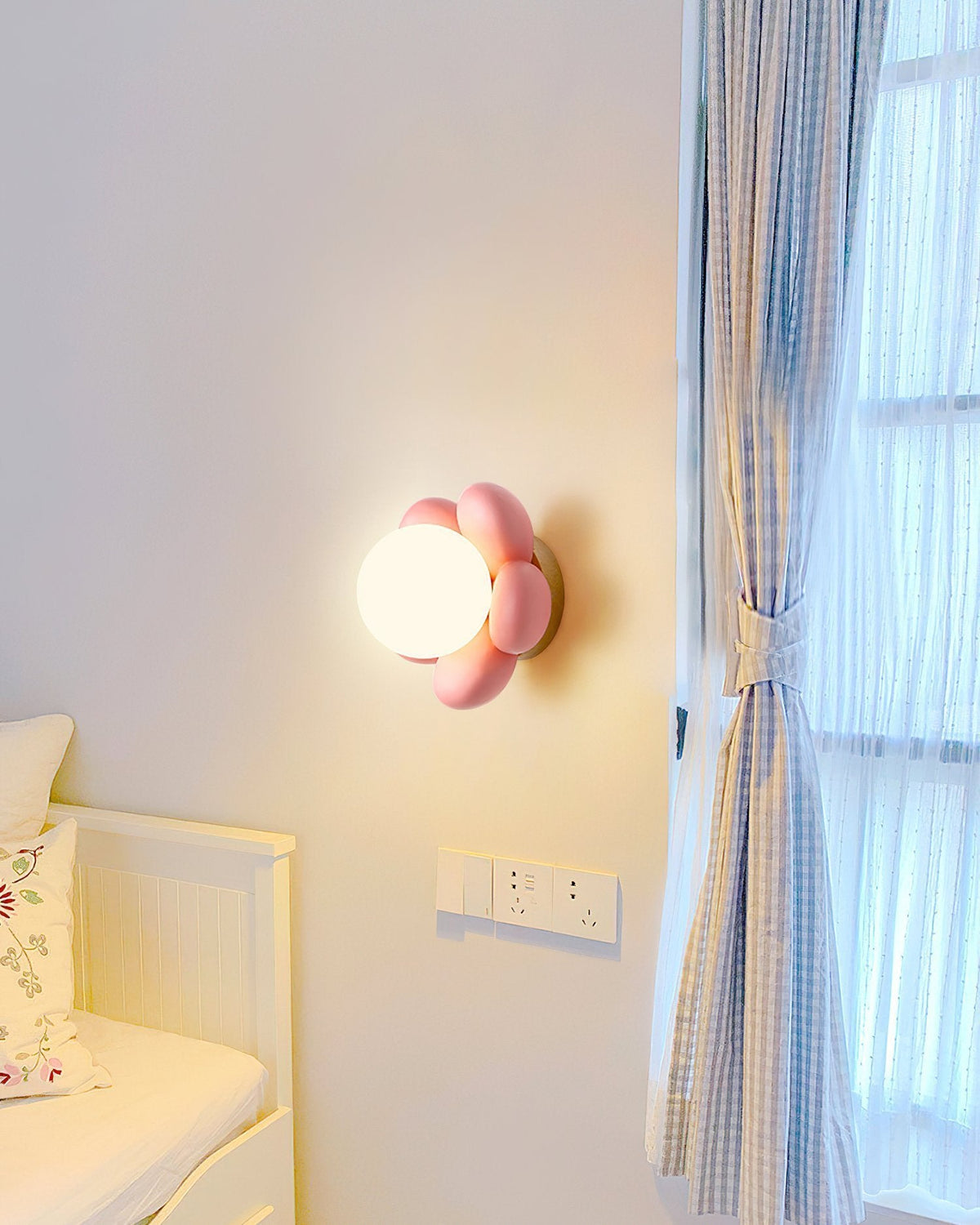 Bloom Flower Wall Lamp