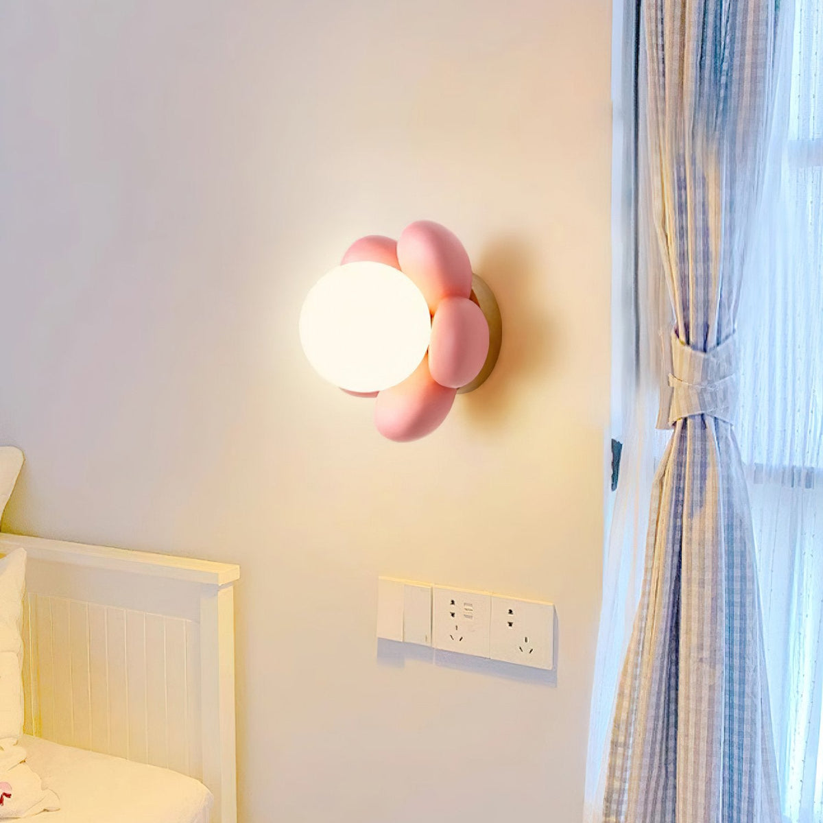 Bloom Flower Wall Lamp