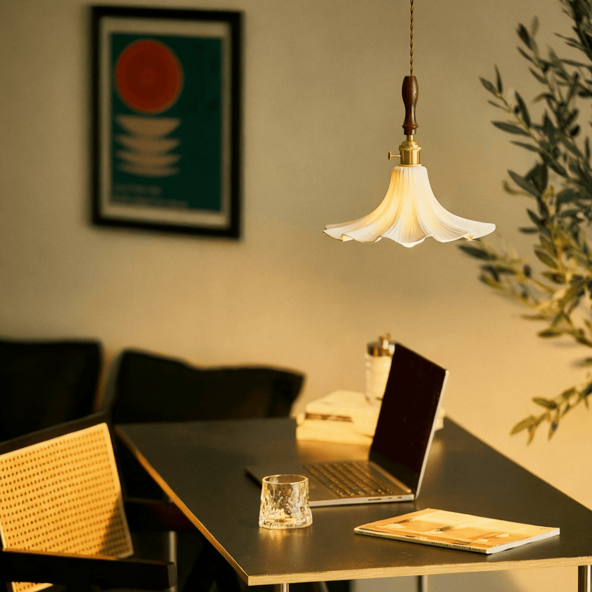 Bloom Twist Pendant Light – Art Glass & Brass Modern Hanging Lamp